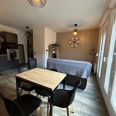 Location Estivale * Montagnac