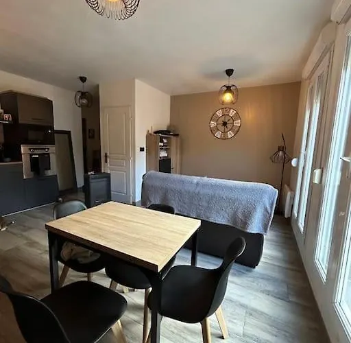 Location Estivale * Montagnac